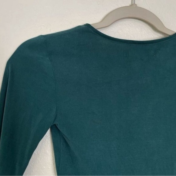 🌻HP🌻NWOT Urban Outfitters green Elle keyhole wrap crop top flare sleeves XS - Picture 11 of 12